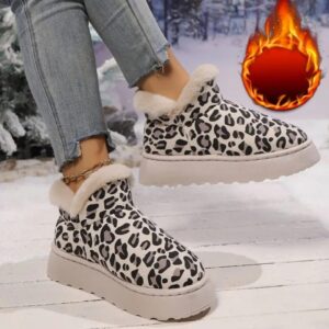 Ghete scurte slip-on cu imprimeu leopard și căptușeală din blană